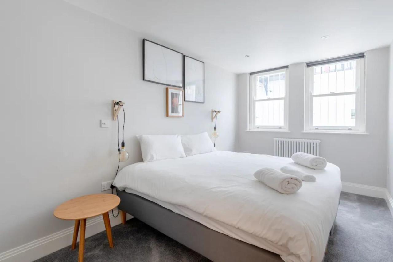 Chic 1bd Flat Wpatio - 2 Mins From Baron's Court! Appartement *